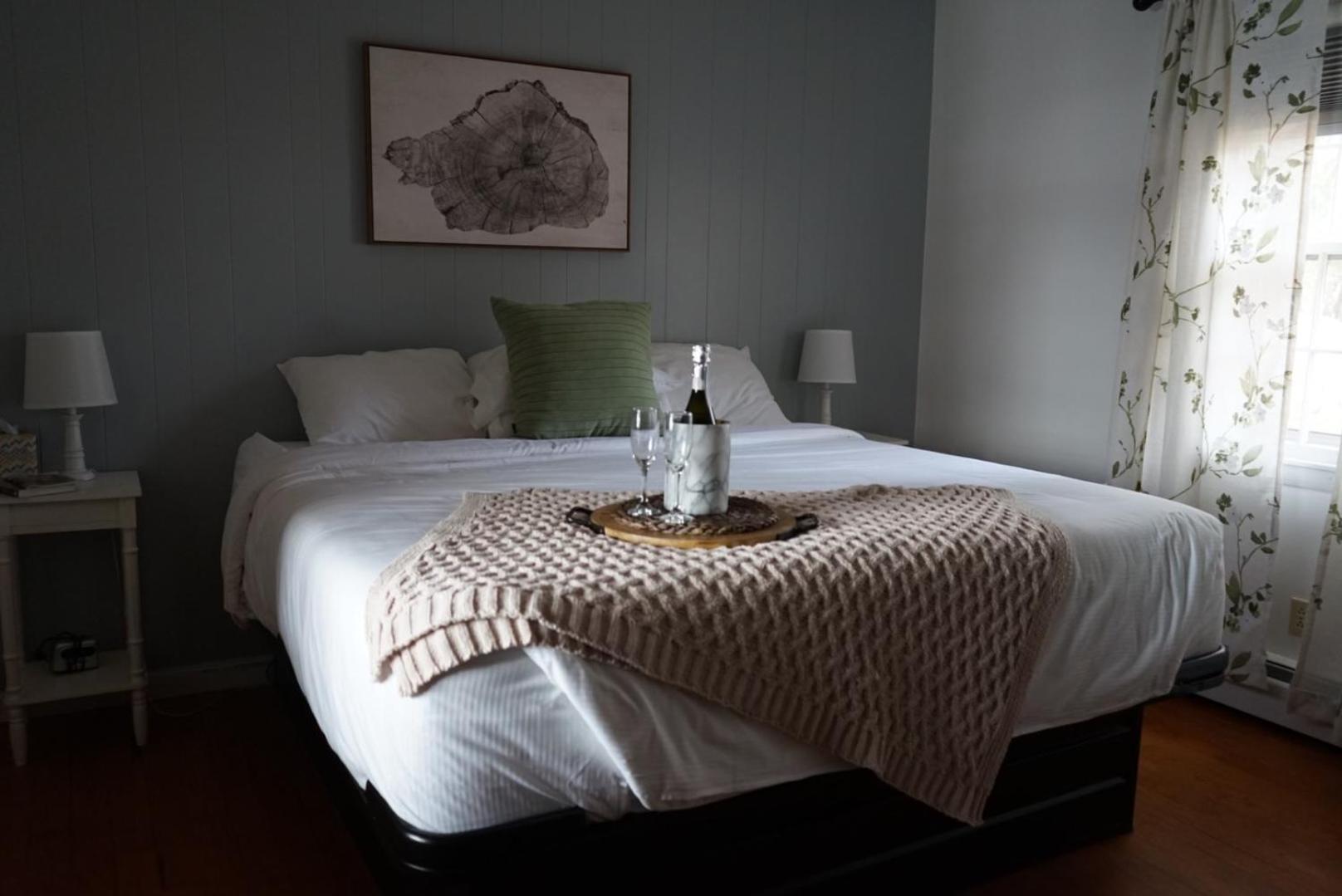 Alamoosook Lakeside Inn Orland Экстерьер фото